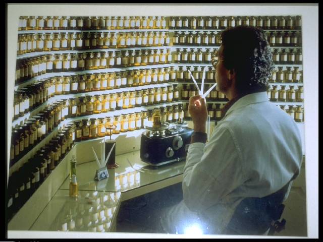 Image from the Fragonnard perfume museum, Grasse 1998>
(Image from the Fragonnard perfume museum, Grasse 1998)</p>
<p> </p>




  <h1 align=